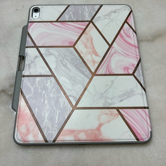 Apple iPad Pro case 12.9” 2018 Version. - Picture 5 of 10